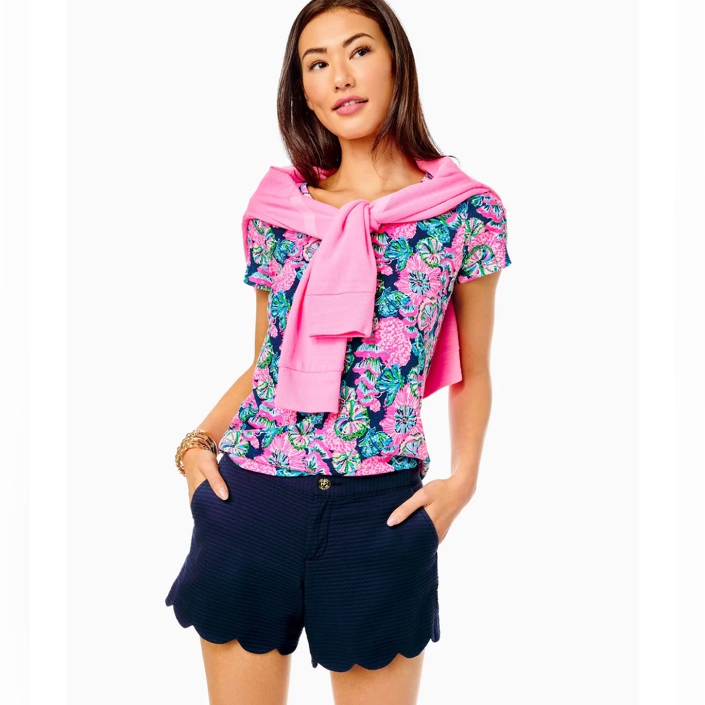 NWT Lilly Pulitzer 5’ Buttercup Scalloped Hem Short in True Navy